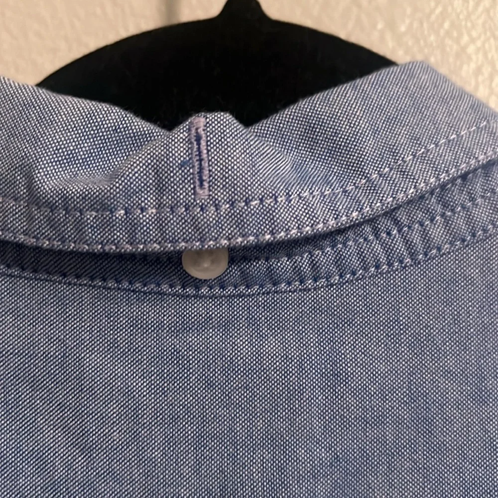 🔘J.Crew Flex Washed Button Up Lightweight Denim Slim And Untucked Vintage